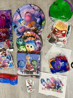 Disney•Pixar Inside Out Party Supply Set - Multicolor